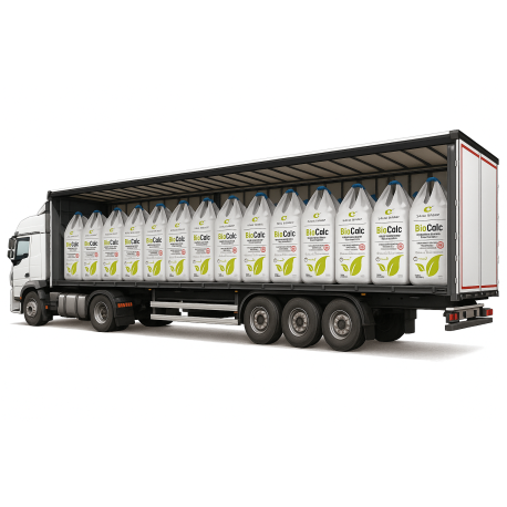 Náves 24 t naložený bigbagmi BioCalc pripravený na dopravu hnojiva.